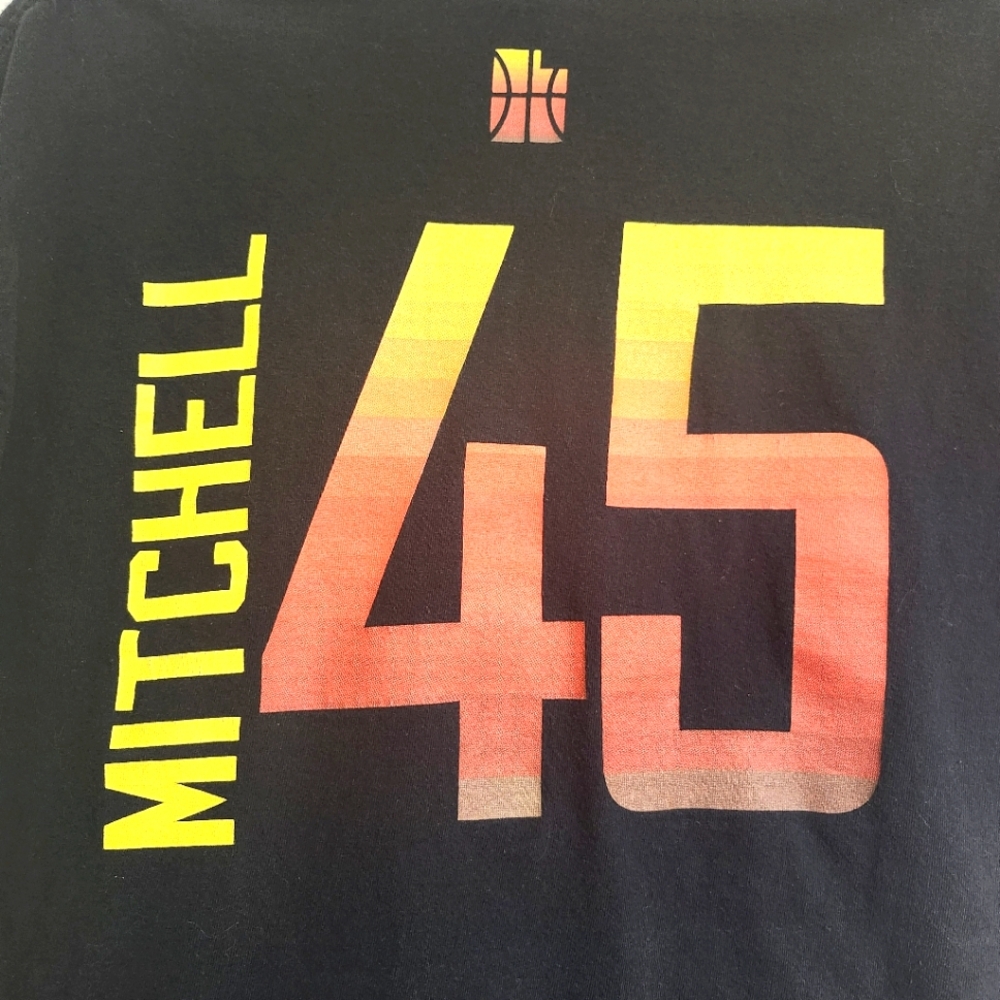 Majestic Black Tee NBA. Donovan Mitchell..
